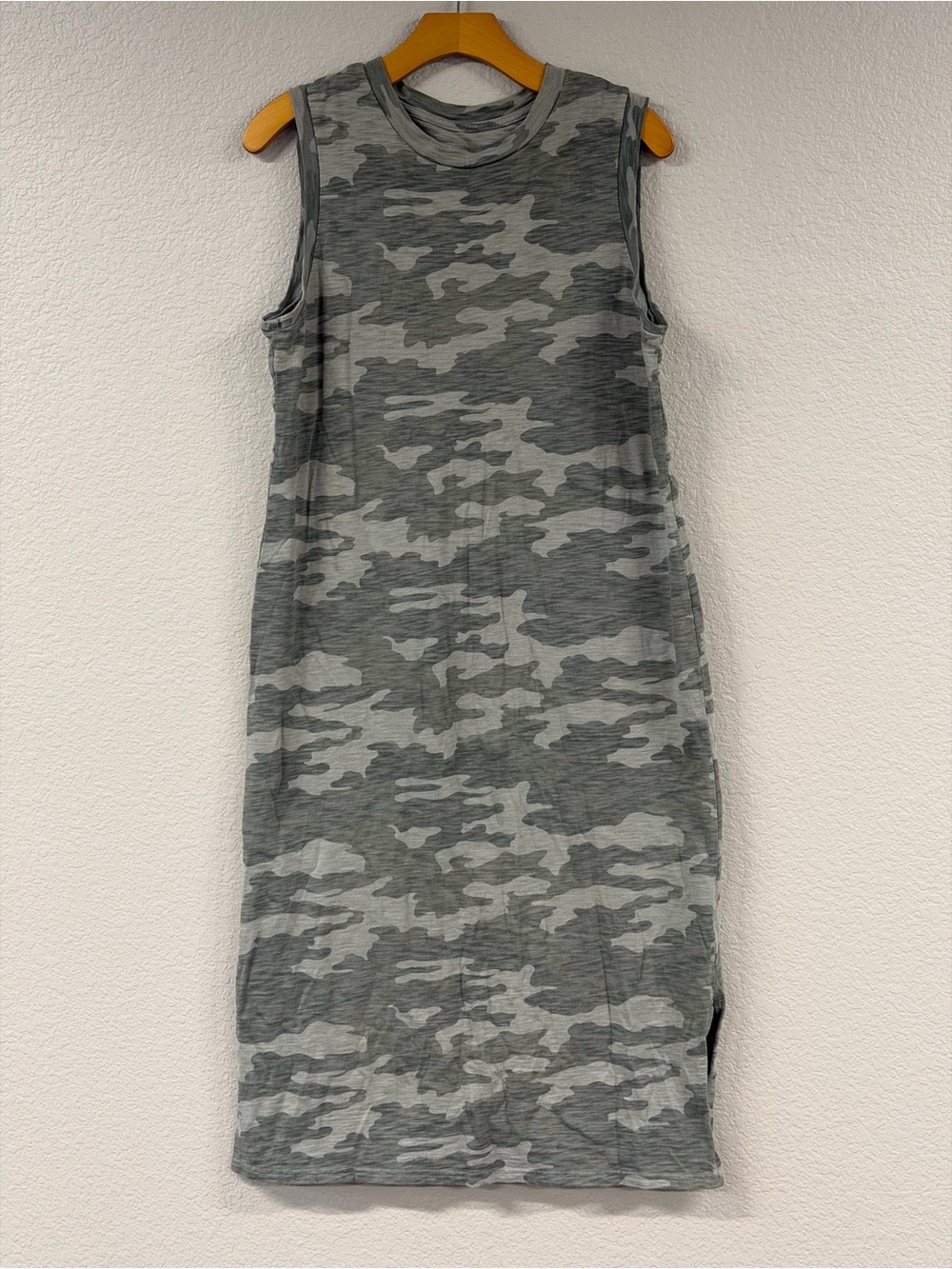 Universal Thread Green Camouflage Sleeveless Midi Dress